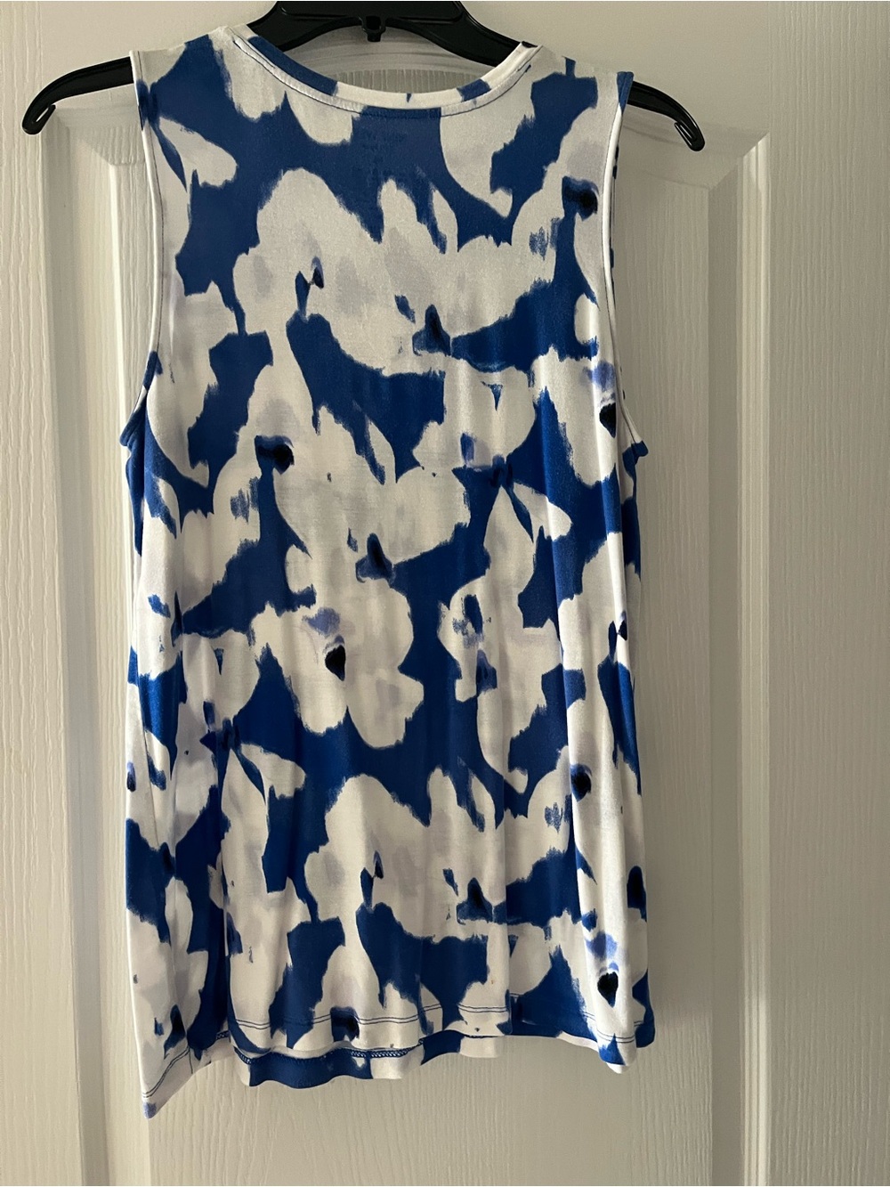Women’s Sleeveless Blue & White Printed Tank Top